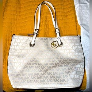 Michael Kors tote